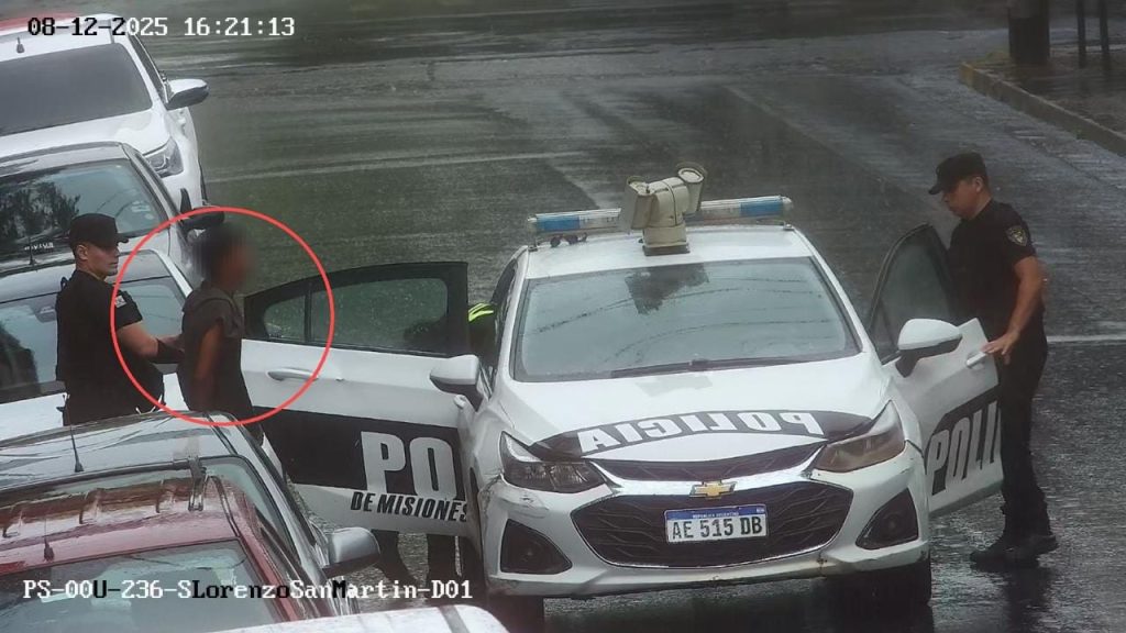 Posadas: atraparon a tres personas tras un intento de robo a una farmacia 2 4 - robo farmacia 4 - 3