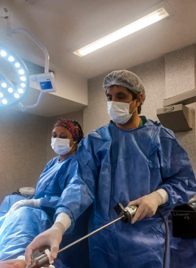 El robot Da Vinci del Madariaga marca un hito en cirugías urológicas mínimamente invasivas 12 24 - robot davinci 12 - 23