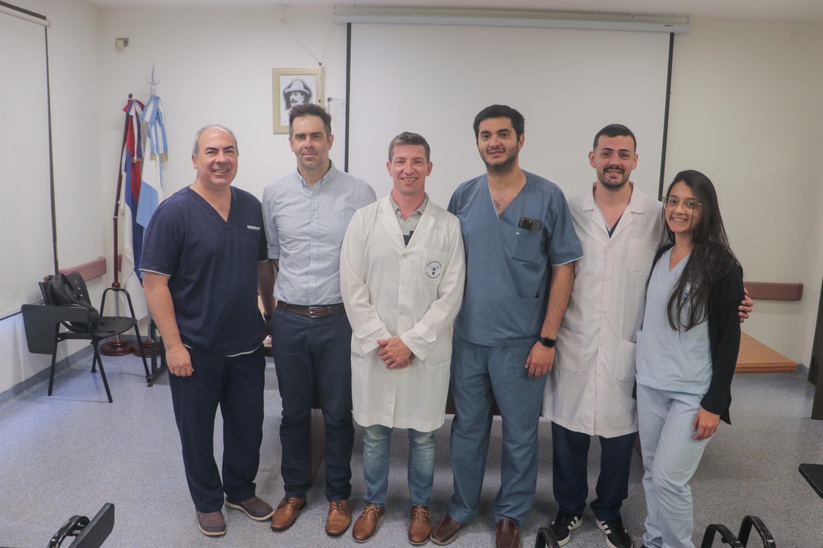 El robot Da Vinci del Madariaga marca un hito en cirugías urológicas mínimamente invasivas 9 18 - robot davinci 9 - 17