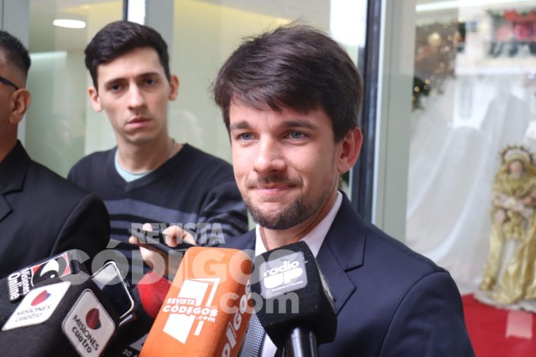 Spinelli acompañó la asunción en la Legislatura: “Hay que impulsar el crecimiento de Misiones”