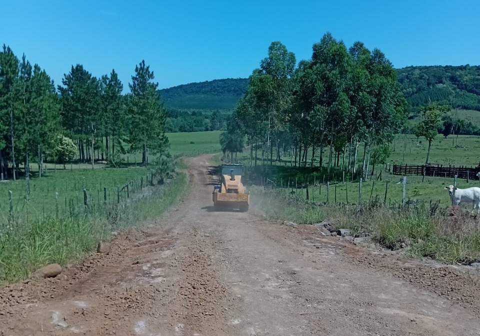 Rutas terradas: Vialidad Provincial trabaja en Posadas, Panambí, Santa Ana y Santa Teresa 1 2 - vialidad 1 - 1