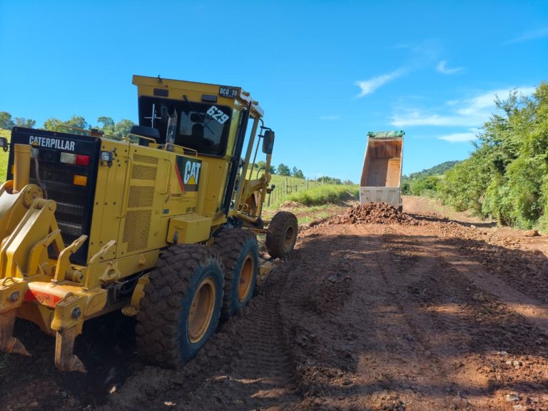 Rutas terradas: Vialidad Provincial trabaja en Posadas, Panambí, Santa Ana y Santa Teresa