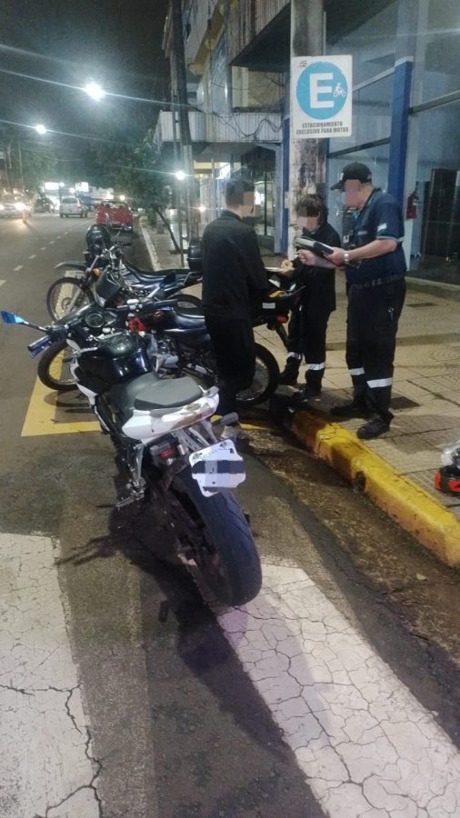 Controles viales aumenta la retencion de motos por falta de papeles y circulacion sin casco en Misiones 5 - 9