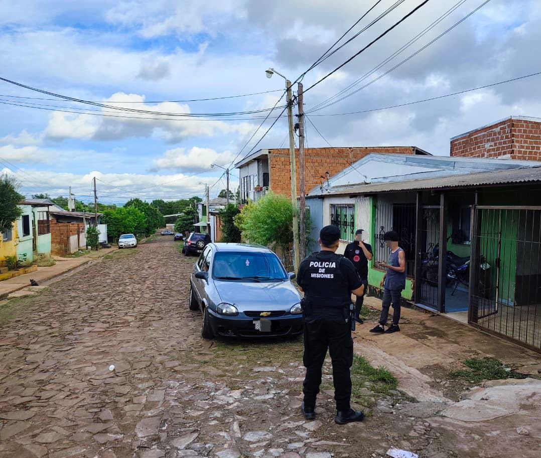 Desbarataron una cadena de estafas con autos truchos y secuestraron vehiculos en Posadas 1 - 1