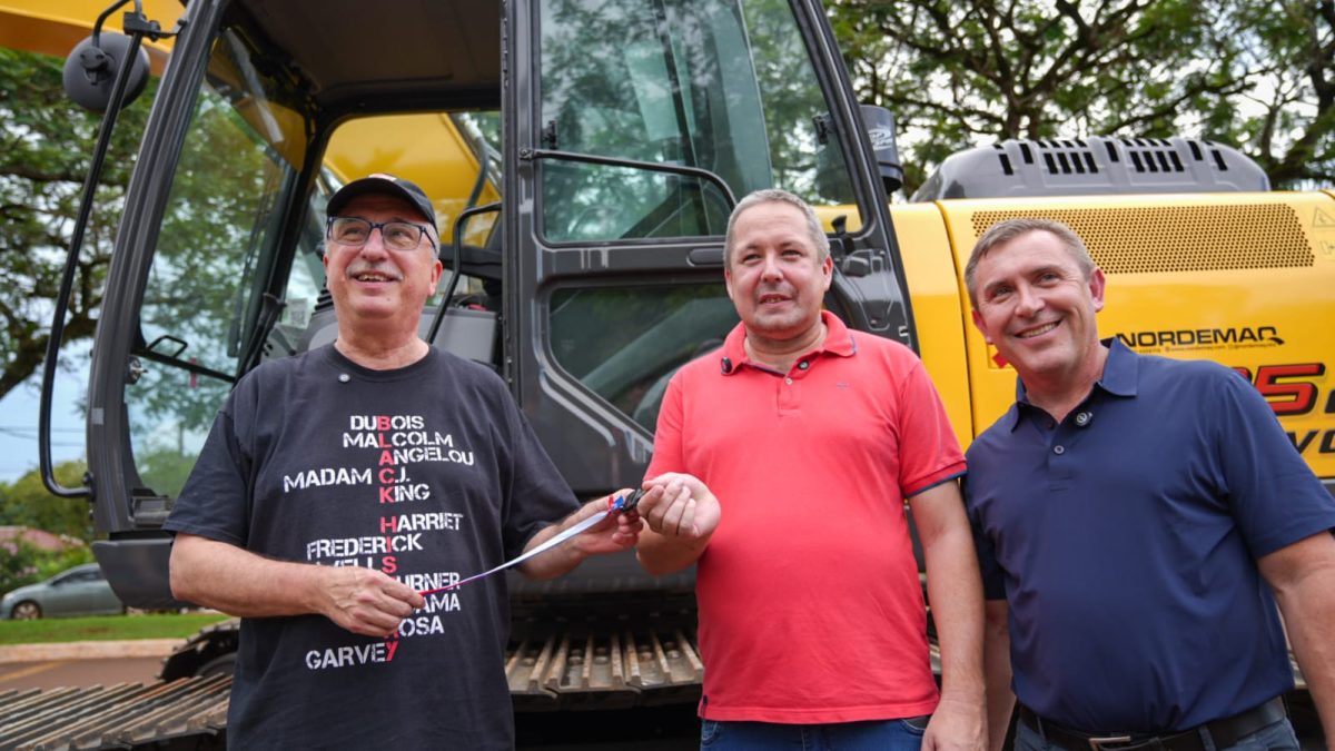 Passalacqua realizo entrega de equipamiento y supervision de obras en Alba Posse 1 - 1