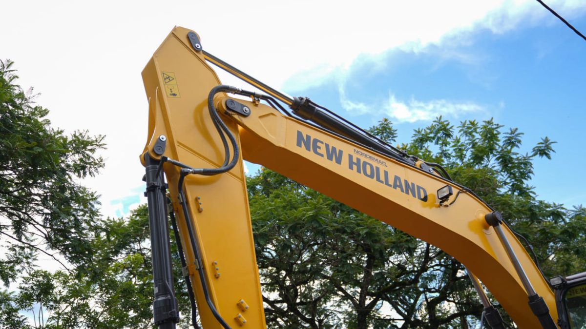 Passalacqua realizo entrega de equipamiento y supervision de obras en Alba Posse 8 - 15