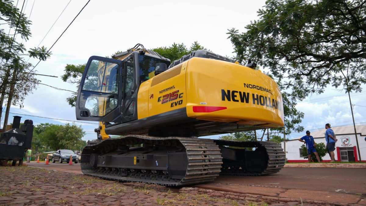 Passalacqua realizo entrega de equipamiento y supervision de obras en Alba Posse 9 - 13
