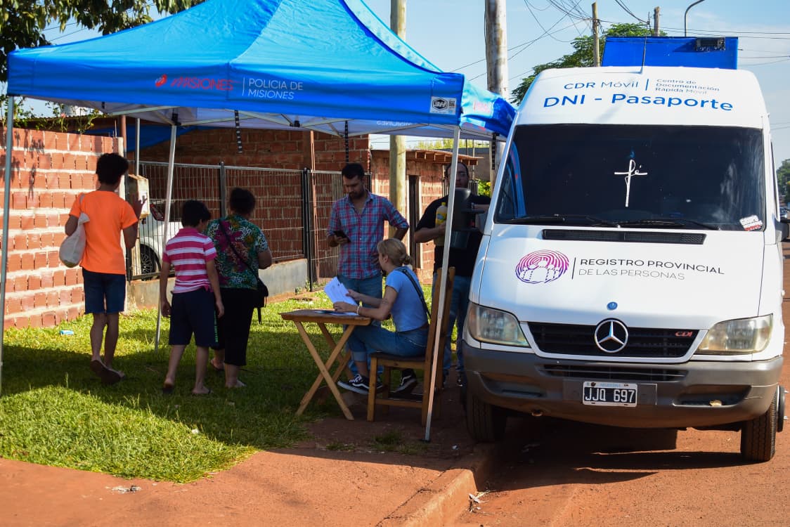 Incendio en Posadas: seis familias recibieron asistencia 2 4 - asistencia posadas 2 - 3