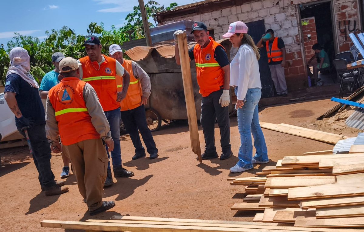 Incendio en Posadas: seis familias recibieron asistencia 4 8 - asistencia posadas 5 - 7