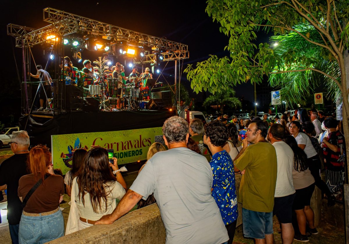 Color, música y comparsas: Posadas inauguró los Carnavales Provinciales 2 4 - carnavales misioneros 3 - 3