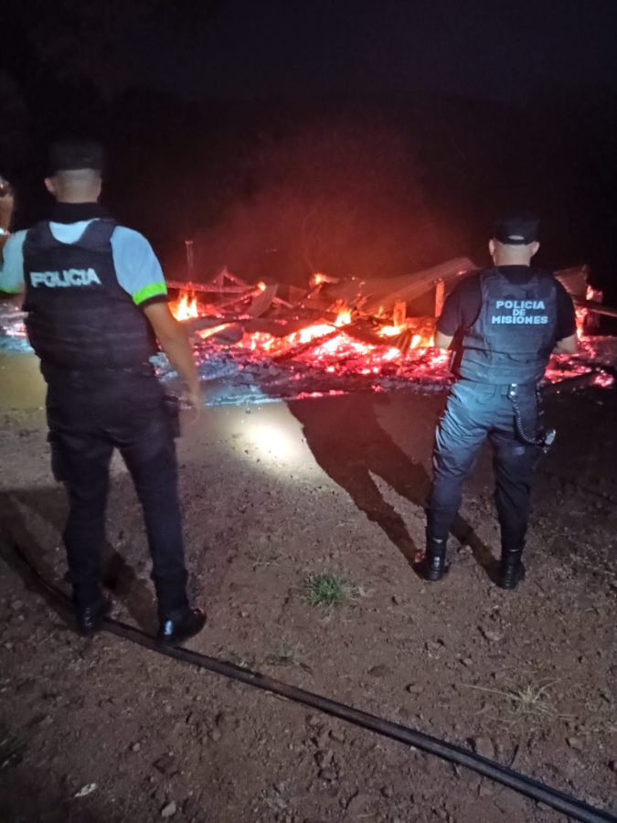 Detuvieron a un hombre acusado de incendiar intencionalmente una vivienda en El Soberbio 1 - 1