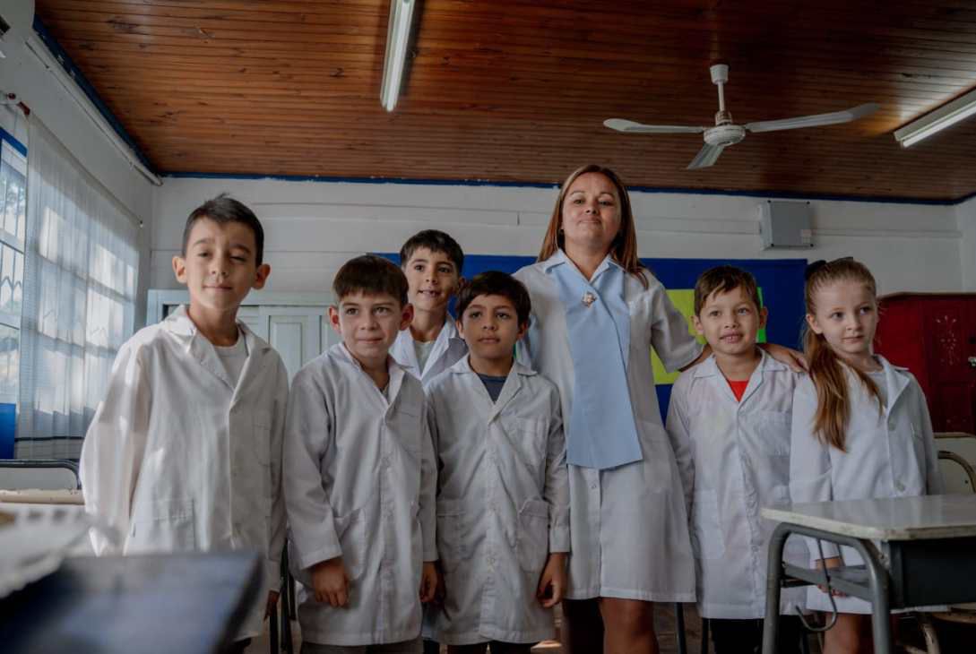 Misiones financia el 62% de su educación y destina casi $60 mil millones mensuales a salarios docentes 1 2 - EDUCACION 1 - 1