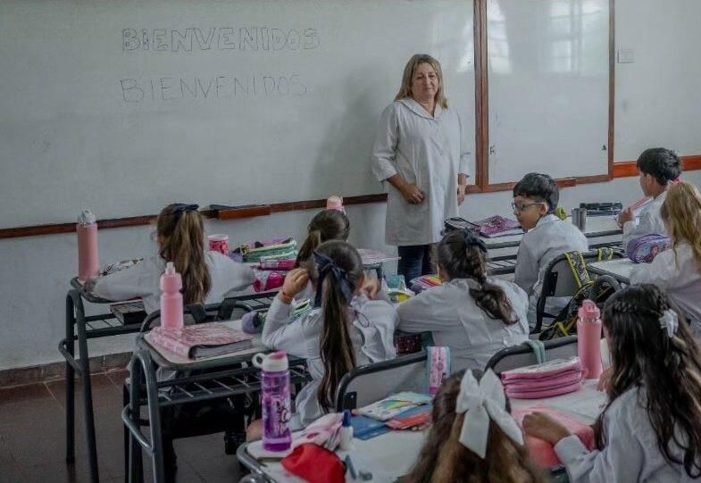 Misiones financia el 62% de su educación y destina casi $60 mil millones mensuales a salarios docentes 2 4 - EDUCACION 2 - 3