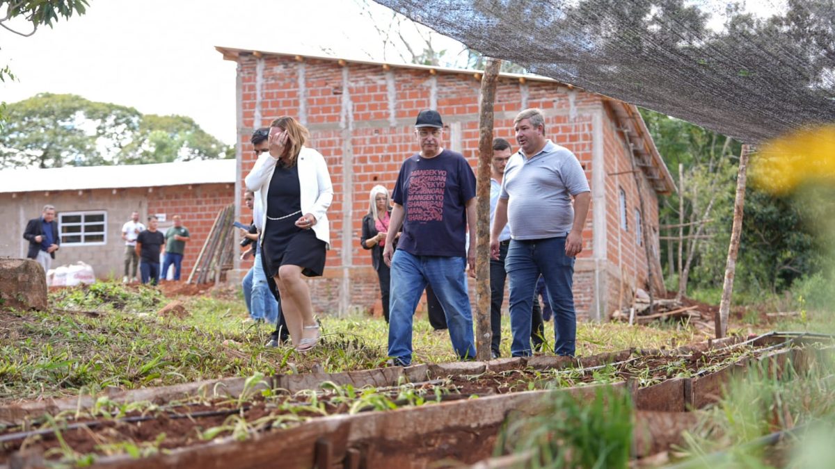 Hugo Passalacqua destaco el rol de las EFAs y entrego equipamiento educativo en Caa Yari 10 - 1