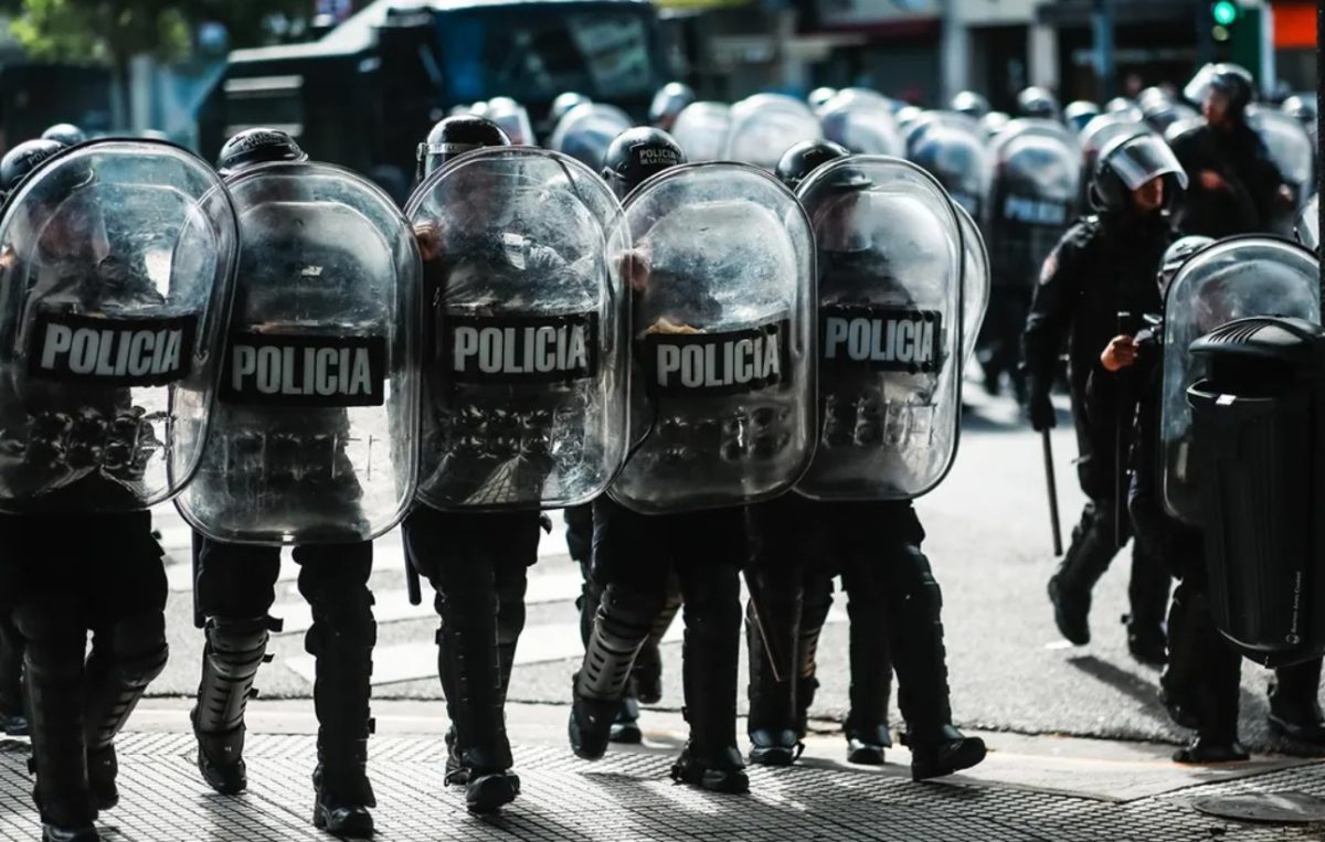 POLICIA PROTESTAS