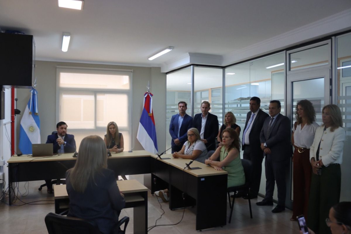 justicia apostoles 13 - 25