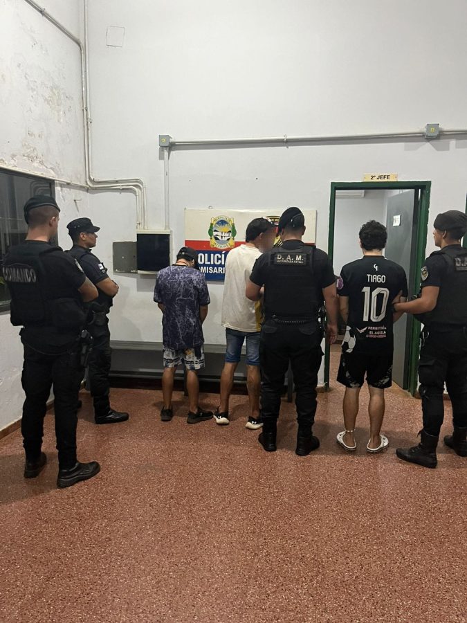 20 detenidos posadas 4 - 5