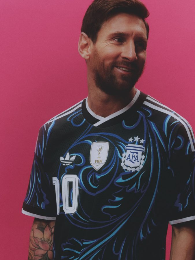 Adidas presento la camiseta suplente que la seleccion Argentina usara en el Mundia - 1