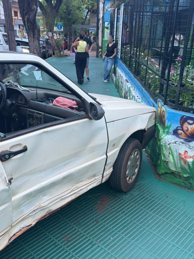 Choque entre dos vehiculos dejo lesionados en Posadas 3 - 5