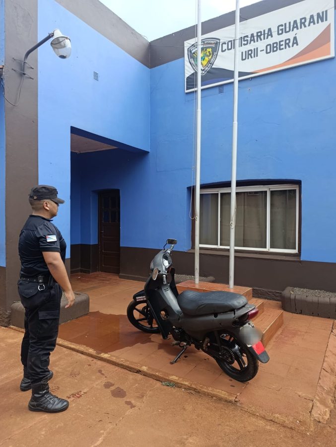 Investigadores detuvieron a un delincuente tras robar un celular en Guarani 1 - 3