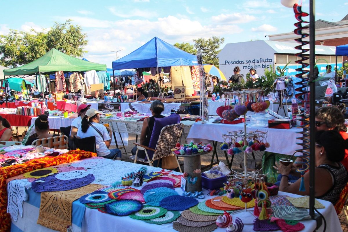 La feria Manos Productivas reunio a 500 emprendedores en la costanera de Posadas 2 - 9