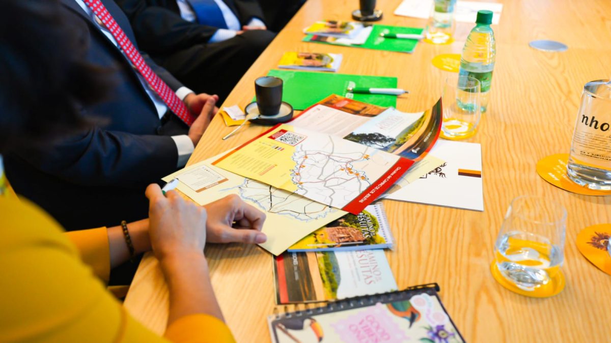 Passalacqua impulsa la union del Camino Jesuitico de Misiones con la Ruta del Papa Leon XIV en Peru 2 - 3