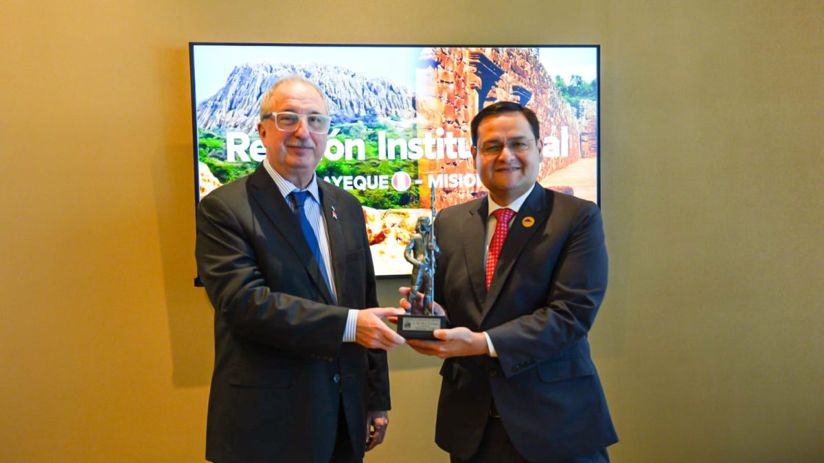 Passalacqua impulsa la union del Camino Jesuitico de Misiones con la Ruta del Papa Leon XIV en Peru 6 - 7