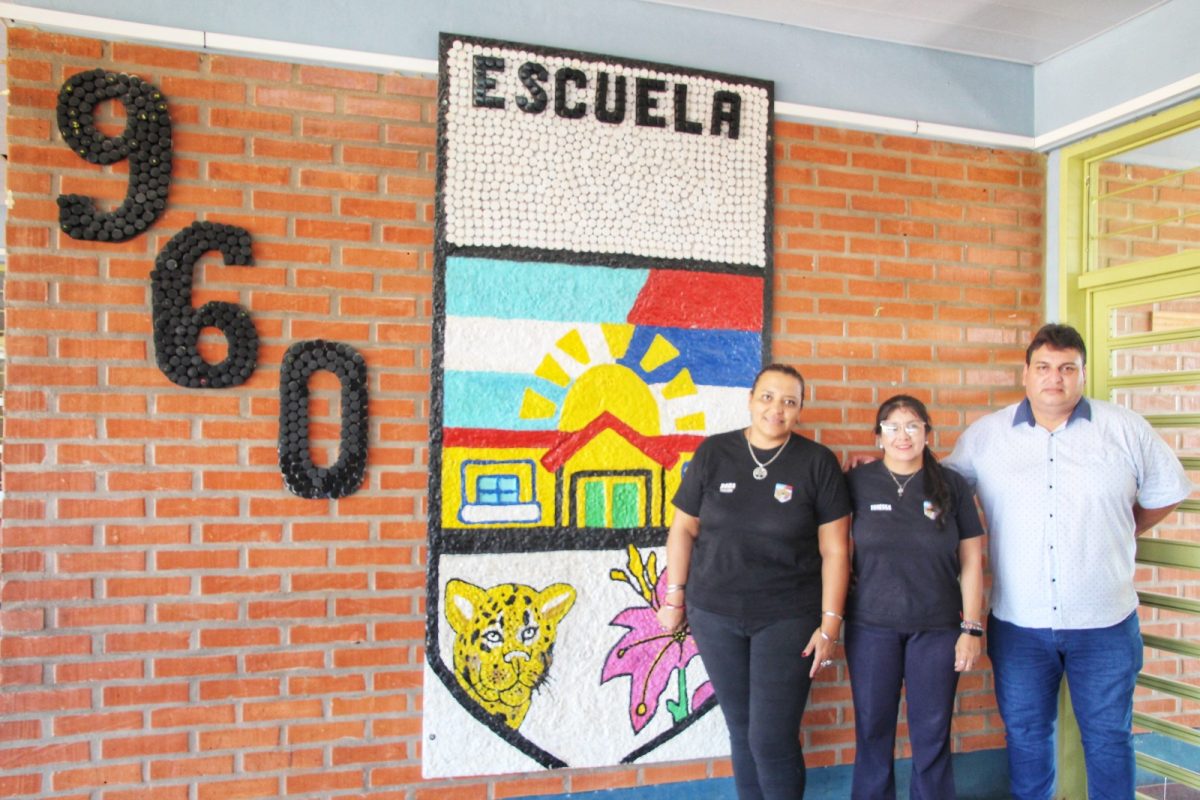 Alumnos de Itaembé Guazú aprenden a reparar calzados y pelotas en la escuela 6 12 - WhatsApp Image 2026 03 31 at 17.57.50 - 11