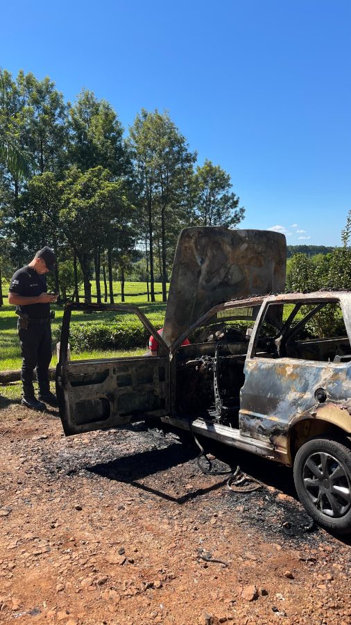 auto incendiado 2 - 3