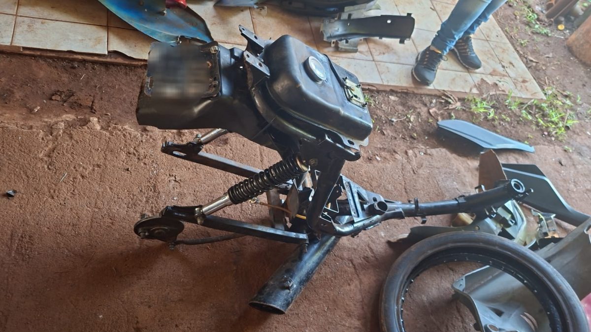 Desarticularon la banda del “Tarta” que robaba y desarmaba motos en la zona sur 1 2 - banda de ladrones 2 - 1