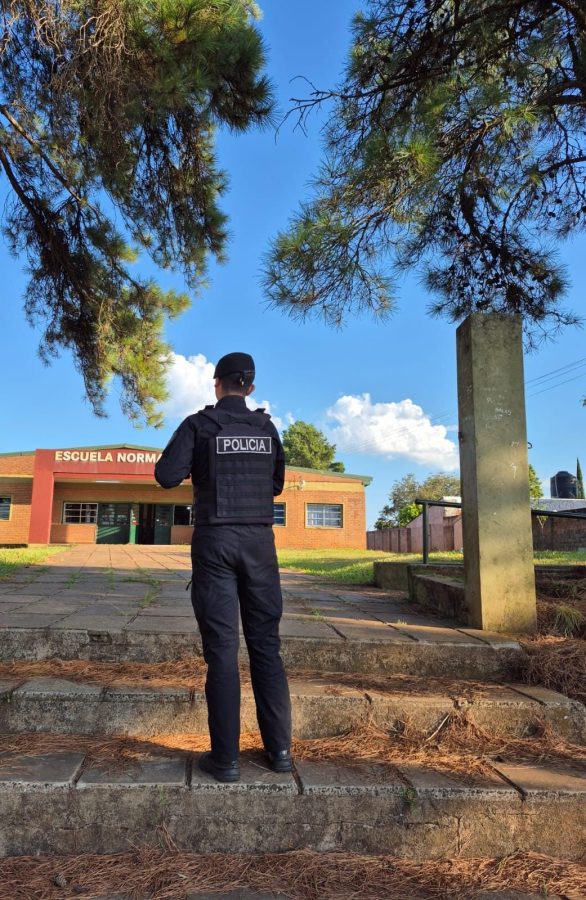 Seguridad en las escuelas: la Policía despliega un operativo integral por el inicio del ciclo lectivo 2026 7 14 - policia 7 - 13