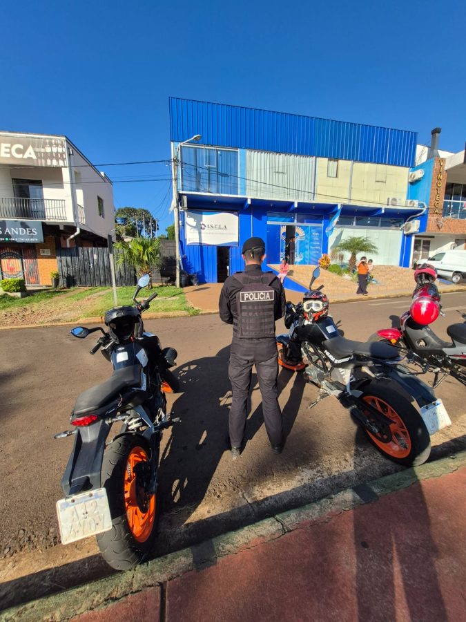 Seguridad en las escuelas: la Policía despliega un operativo integral por el inicio del ciclo lectivo 2026 8 16 - policia 8 - 15