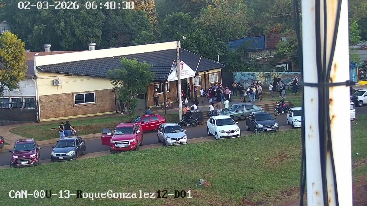 Seguridad en las escuelas: la Policía despliega un operativo integral por el inicio del ciclo lectivo 2026 9 18 - policia 9 - 17