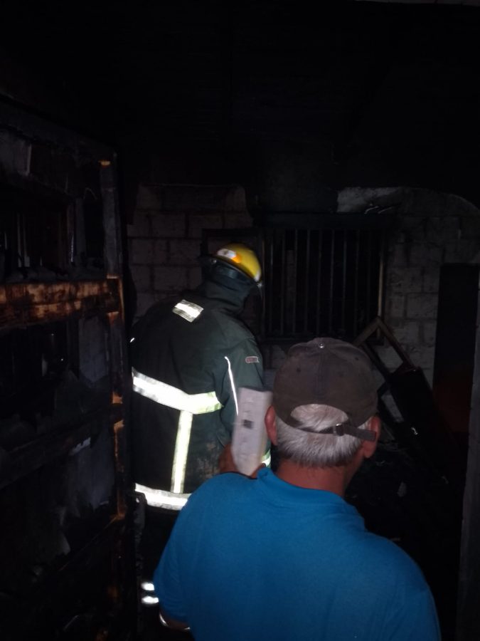 Asistieron a una familia de Posadas tras el incendio de su vivienda 2 - 1