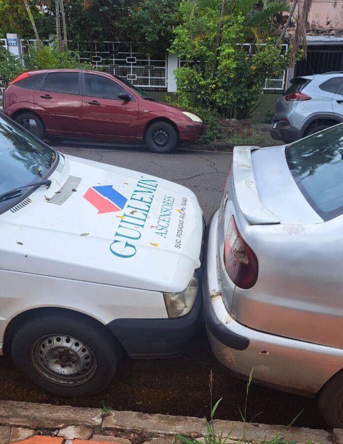 Choque en cadena dejo cuatro vehiculos danados en Posadas 1 - 1