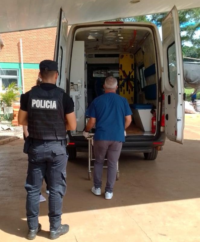 Dos detenidos y un apunalado tras rina familiar en El Soberbio 2 - 1