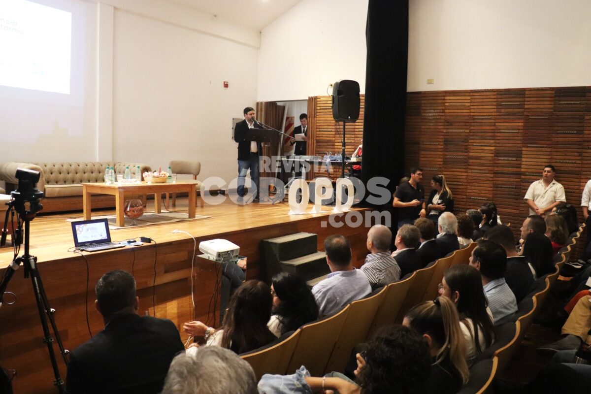 Especialistas analizaron consumos problematicos con base cientifica en congreso provincial en Misiones 11 - 17