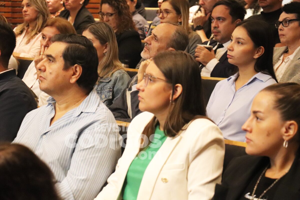 Especialistas analizaron consumos problematicos con base cientifica en congreso provincial en Misiones 8 - 23