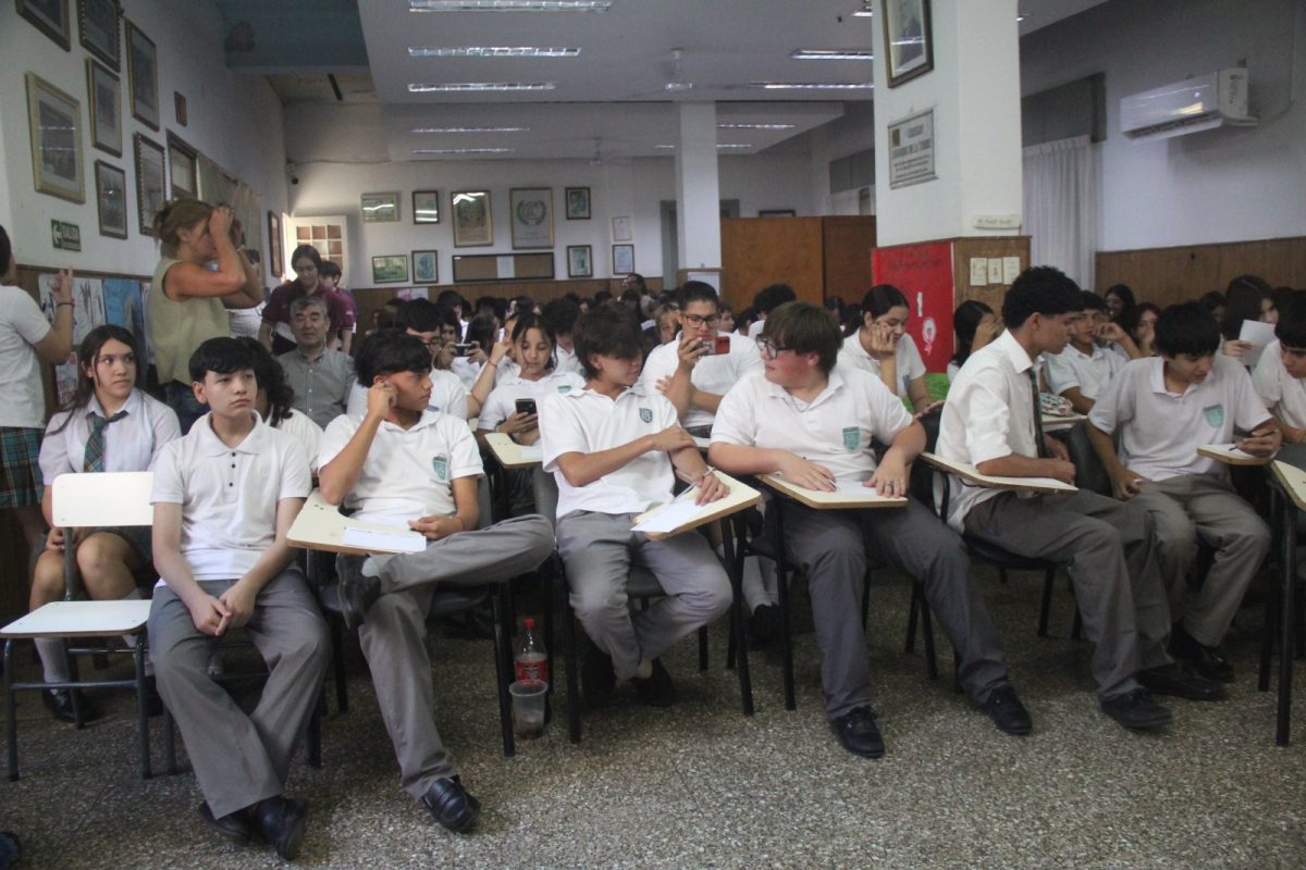 Estudiantes posadenos rindieron homenaje a los Veteranos y Caidos en Malvinas con una jornada de reflexion escolar 1 - 5