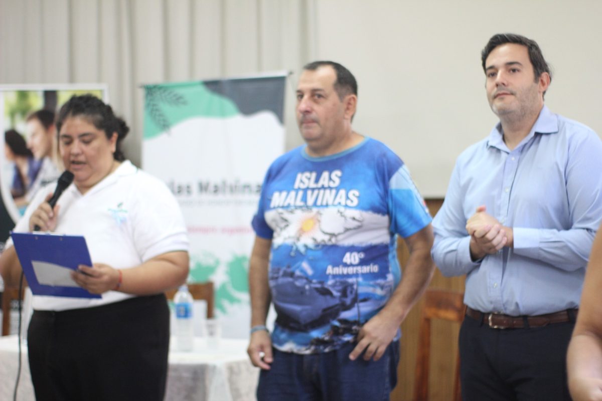 Estudiantes posadenos rindieron homenaje a los Veteranos y Caidos en Malvinas con una jornada de reflexion escolar 9 - 7