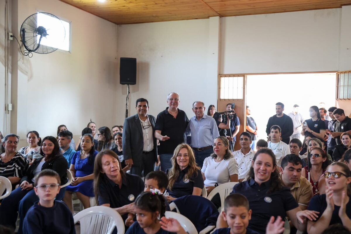 Passalacqua entregó tecnología inclusiva para estudiantes con discapacidad visual en Misiones 6 12 - Passalacqua entrego tecnologia inclusiva para estudiantes con discapacidad visual en Misiones 6 - 11