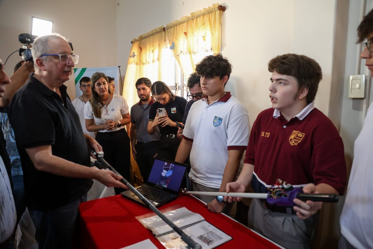 Passalacqua entregó tecnología inclusiva para estudiantes con discapacidad visual en Misiones 5 10 - Passalacqua entrego tecnologia inclusiva para estudiantes con discapacidad visual en Misiones 7 - 9