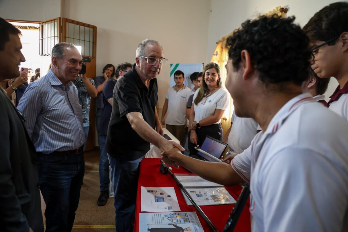 Passalacqua entregó tecnología inclusiva para estudiantes con discapacidad visual en Misiones 3 6 - Passalacqua entrego tecnologia inclusiva para estudiantes con discapacidad visual en Misiones 8 - 5