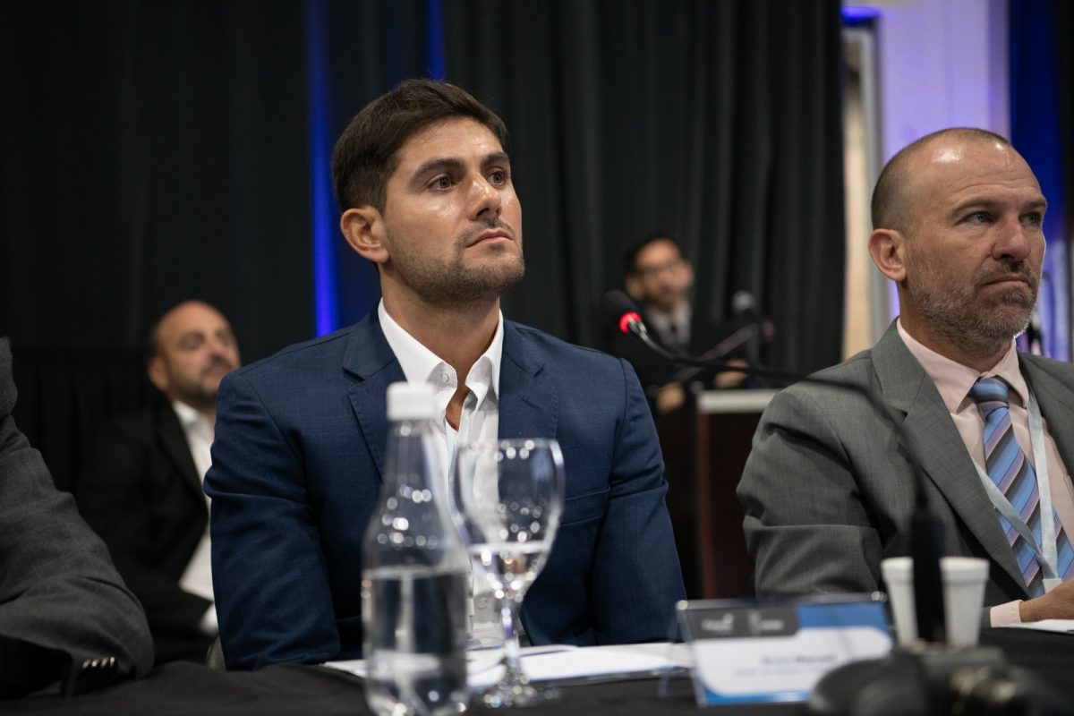 Posadas participo en el encuentro del Consejo Federal de Intendentes en Parana 2 - 1