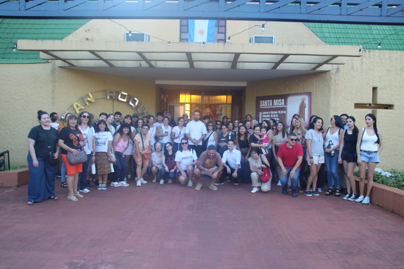 Posadas revivio la historia y la fe con el tradicional circuito 7 Iglesias 8 - 9