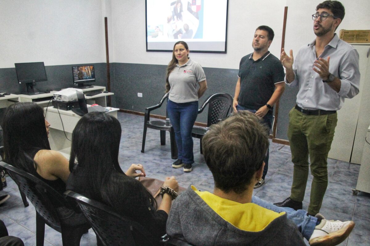 Posadenos acceden a capacitacion laboral con foco en herramientas digitales 1 - 3