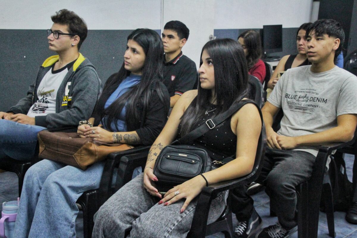 Posadenos acceden a capacitacion laboral con foco en herramientas digitales 3 - 7