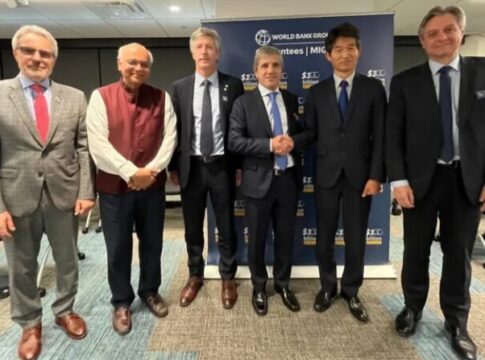 Caputo celebró los acuerdos con el Banco Mundial y el BID: Nos permitirán refinanciar deuda a tasas...