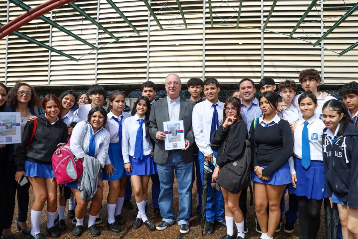 Misiones lanzó la Constitución en lectura fácil con acceso mediante código QR 1 2 - constitucion 9 - 1