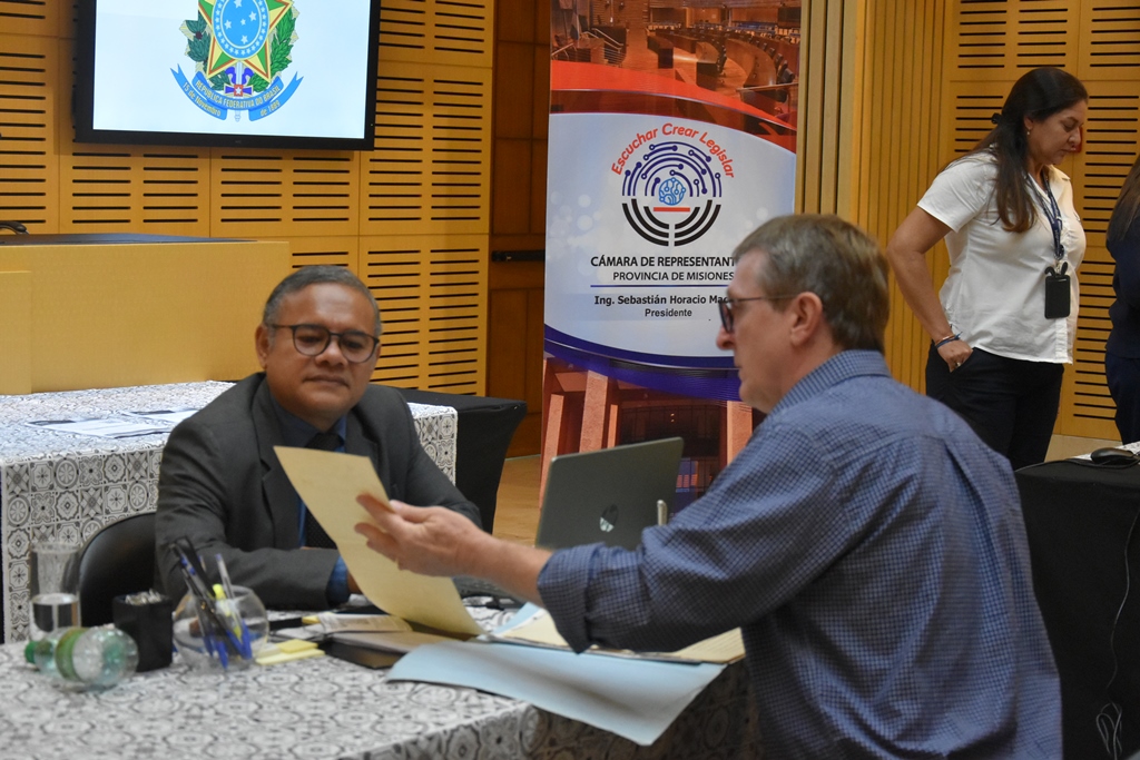 La Legislatura misionera facilita gestiones del Consulado de Brasil con atención gratuita 4 8 - gestiones consulado 4 - 7